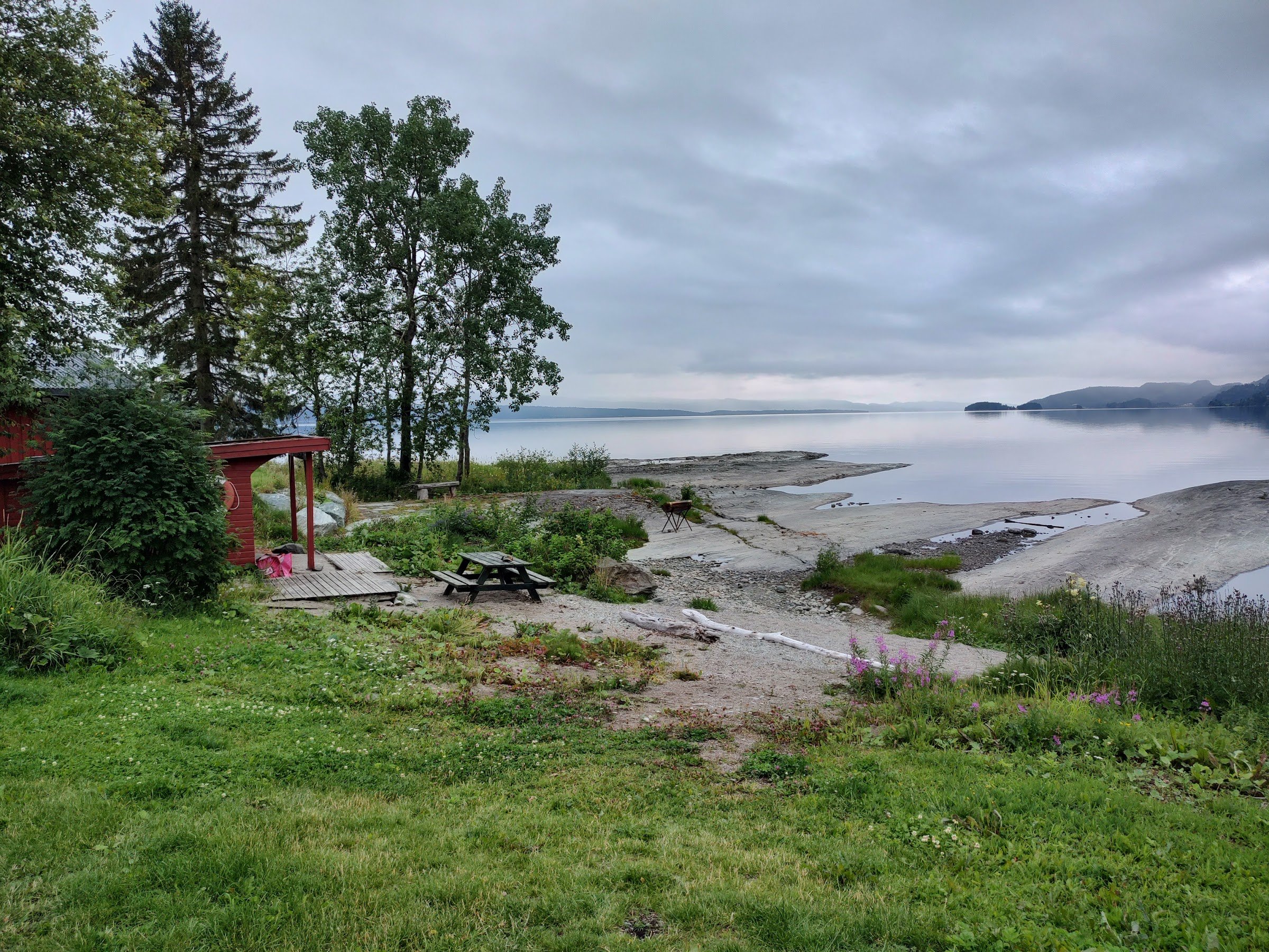 Vegset Camping (Snåsa) - lakeside fjellstue-style site